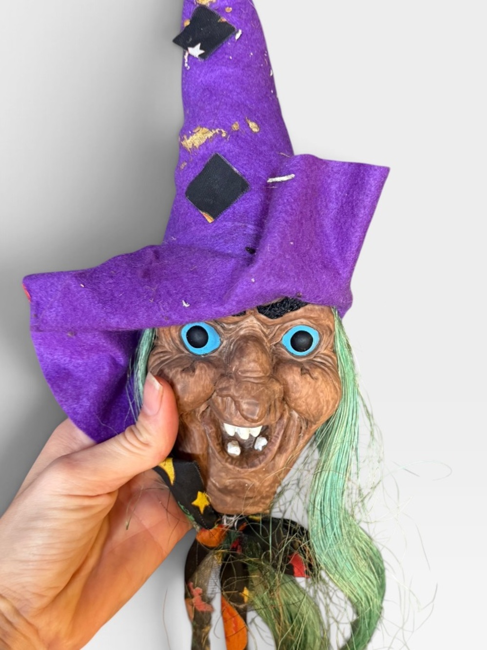 Halloween witch head decor